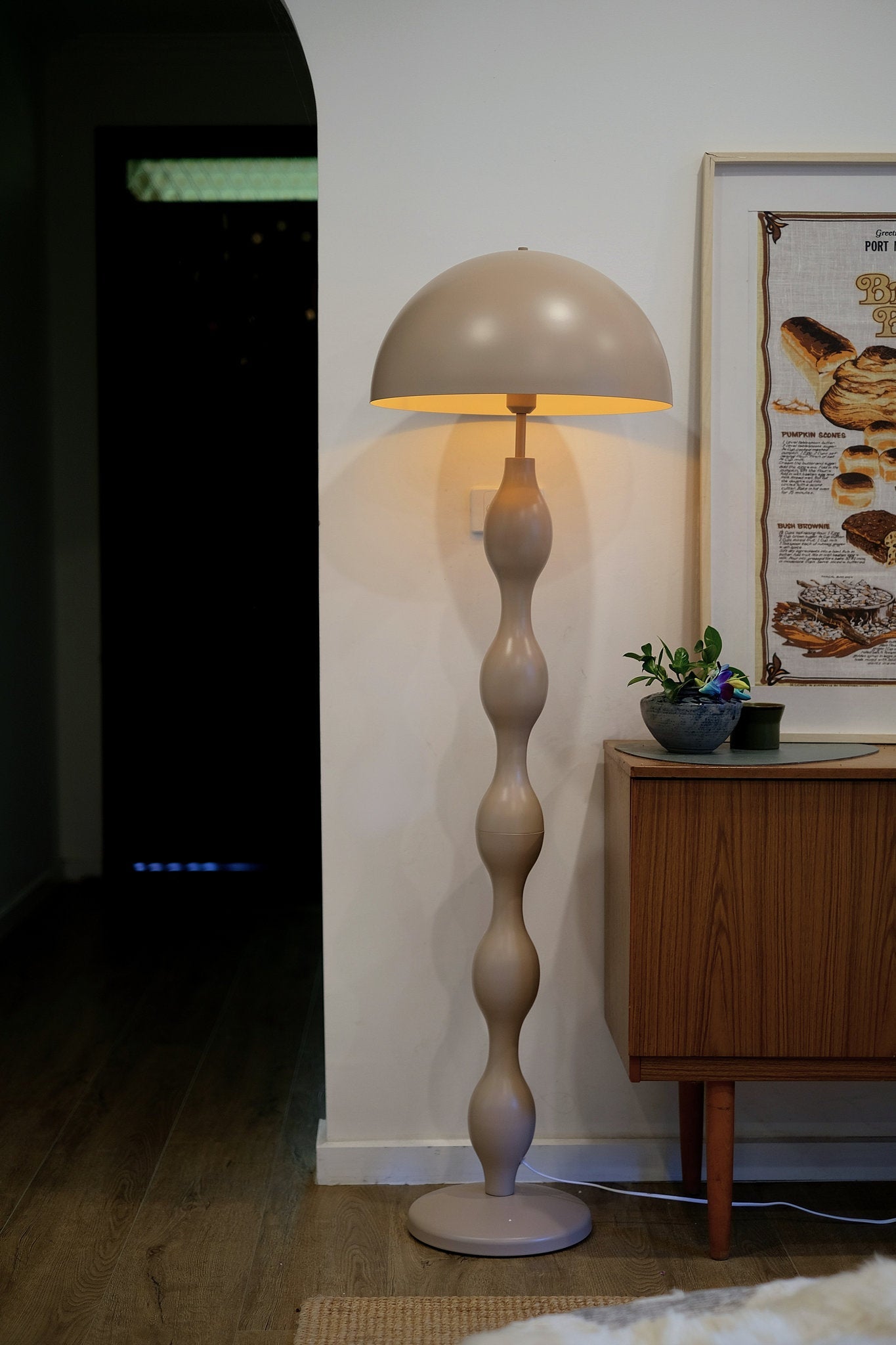 Dori Wavy Mushroom Floor Lamp – Mocha Retro Statement Lighting