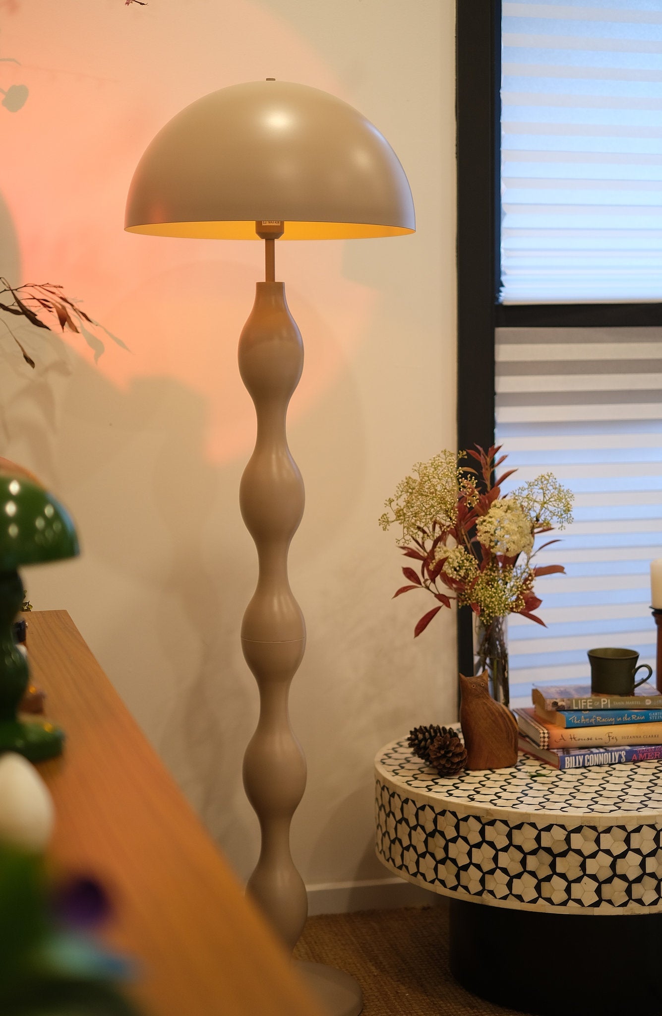 Dori Wavy Mushroom Floor Lamp – Mocha Retro Statement Lighting