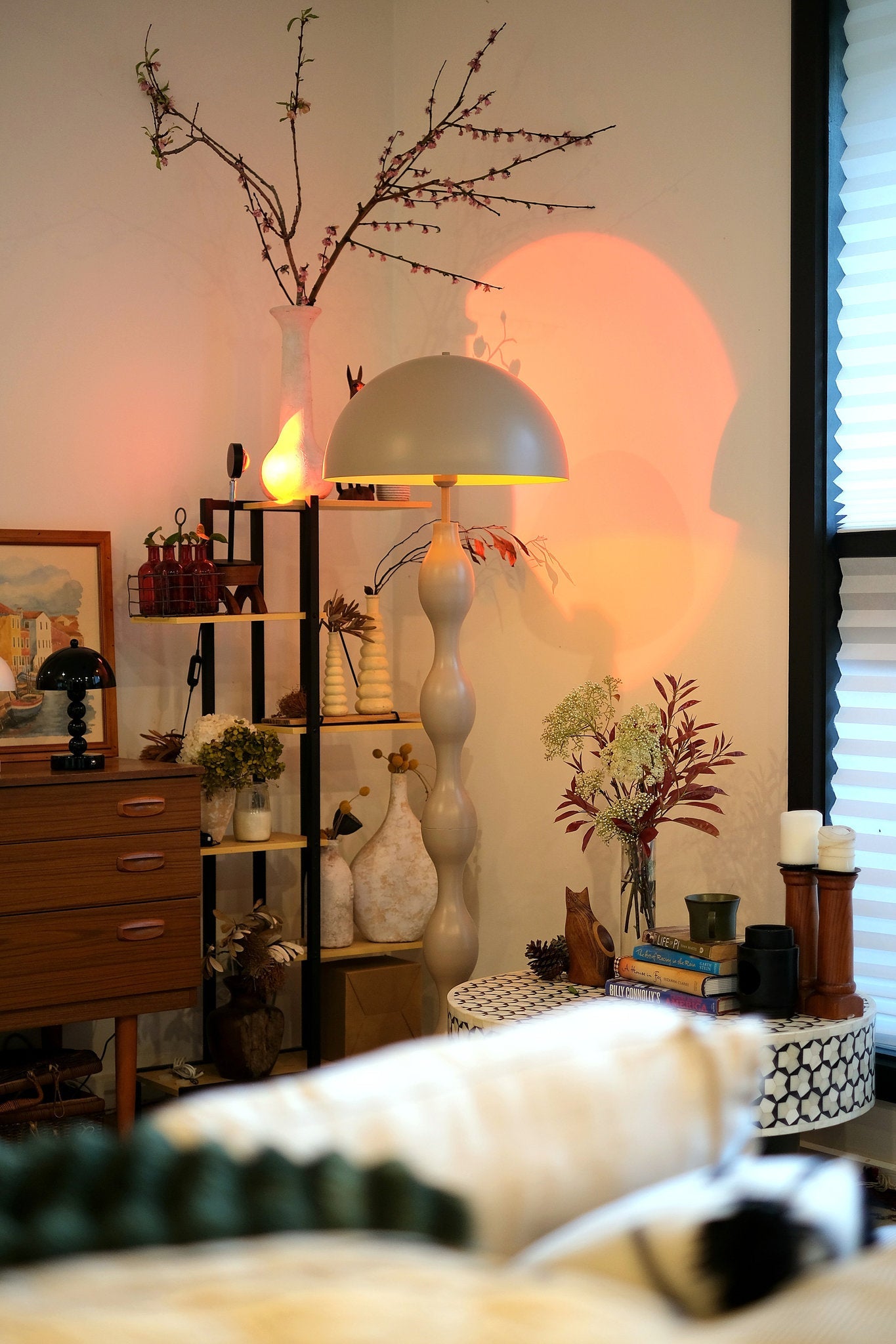 Dori Wavy Mushroom Floor Lamp – Mocha Retro Statement Lighting