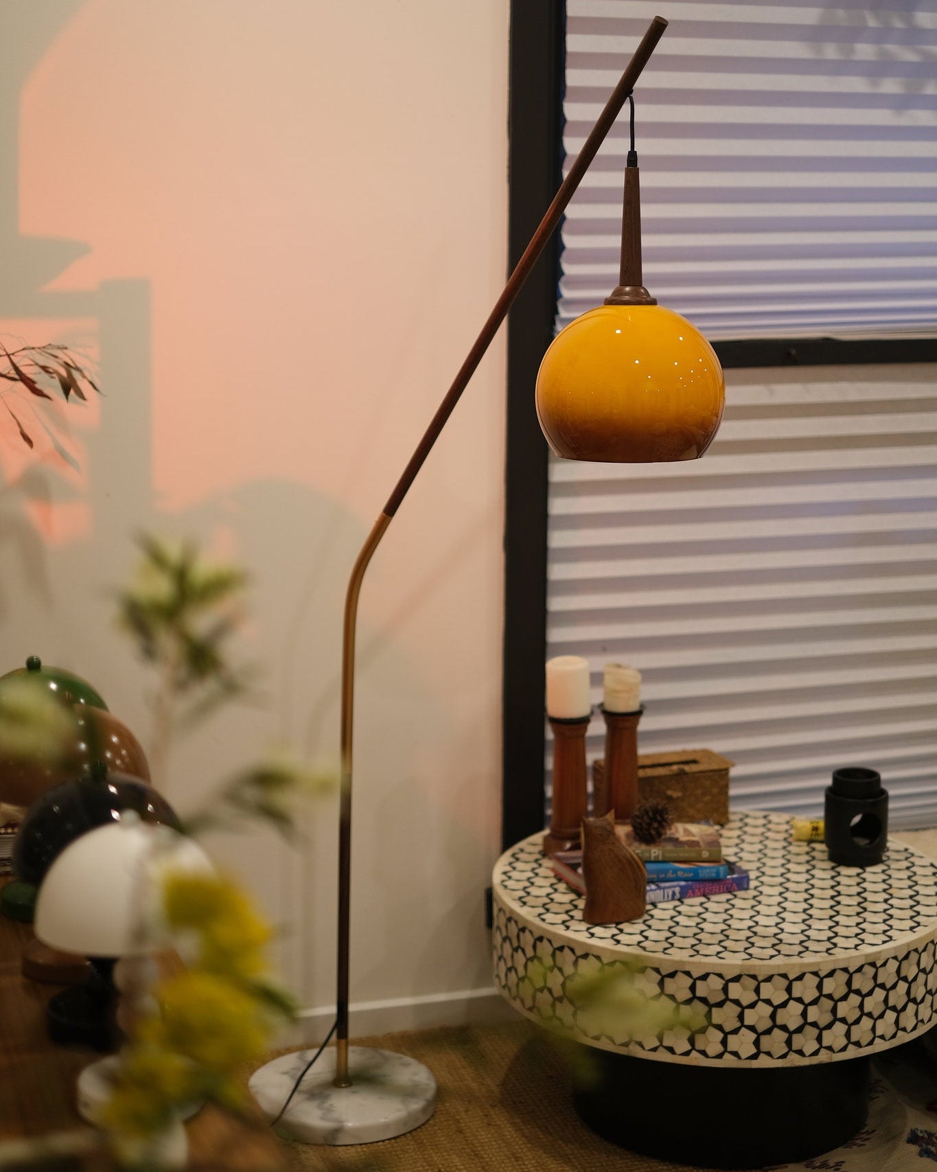 Hulusi Mid-Century Hanging Arc Floor Lamp – Walnut & Orange Glow