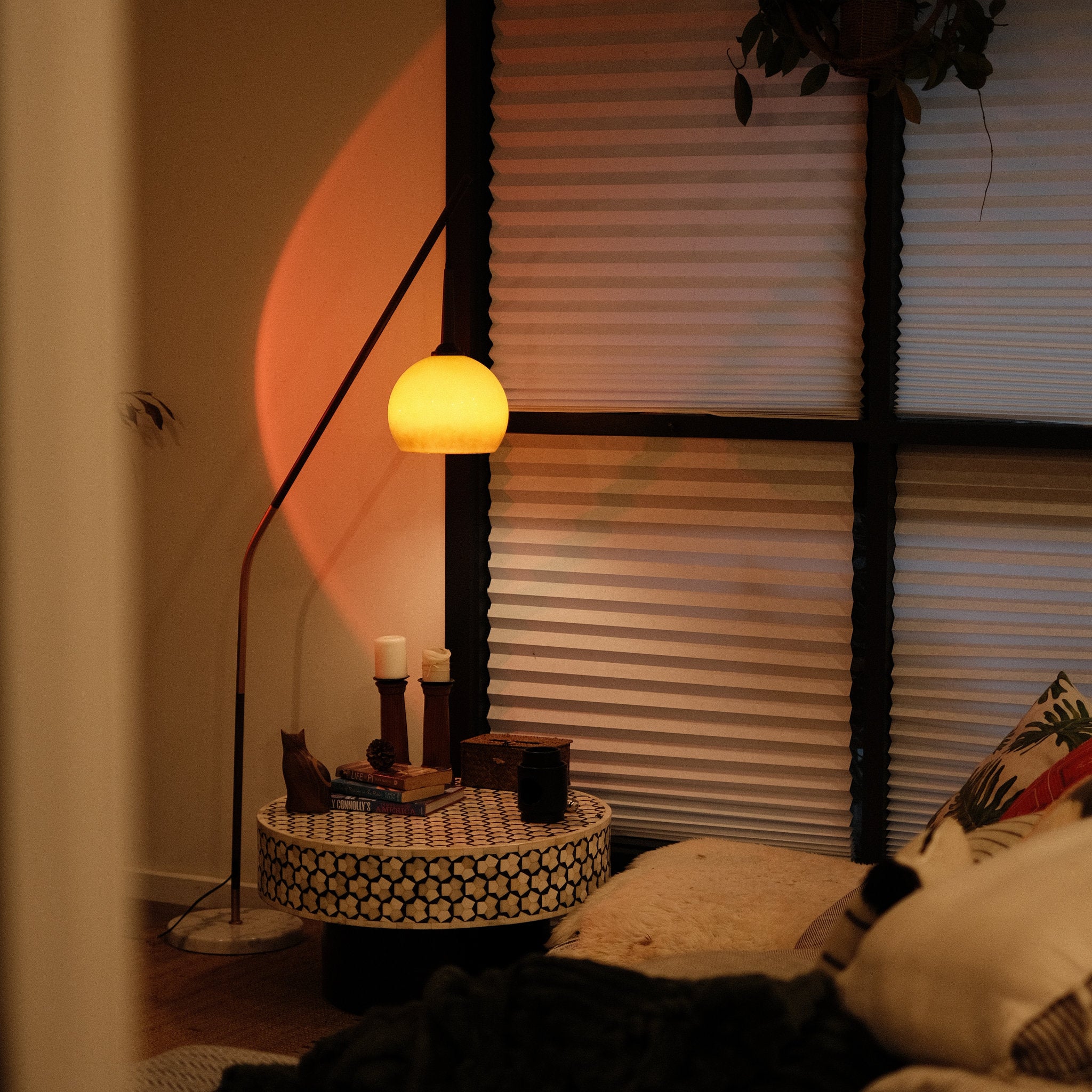 Hulusi Mid-Century Hanging Arc Floor Lamp – Walnut & Orange Glow