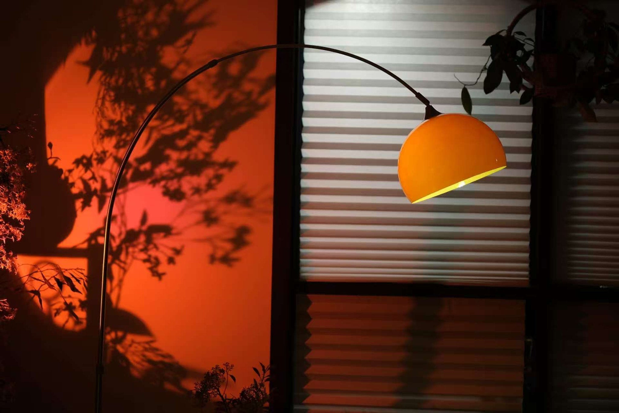 Sneedville Arched Floor Lamp – Chrome Arc with Marble Base